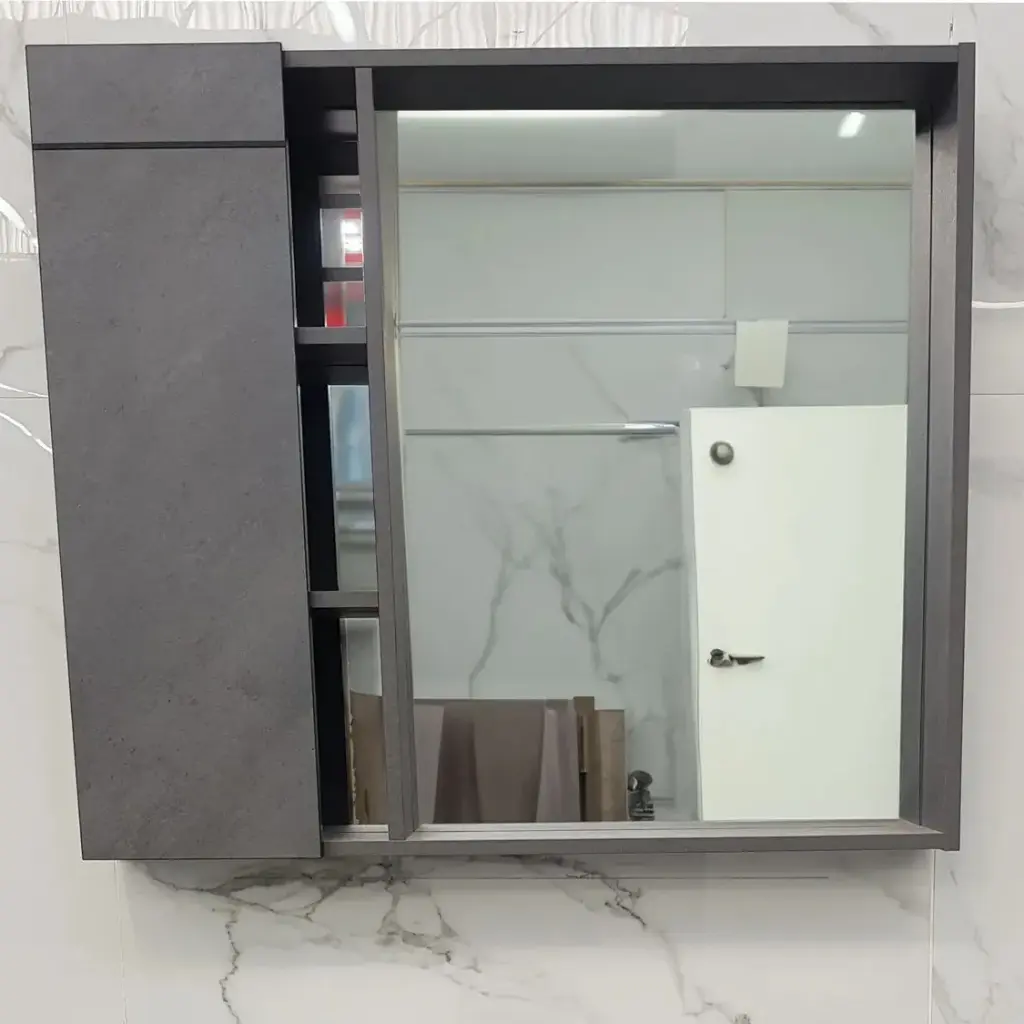 le-royale-wh-mirror.webp
